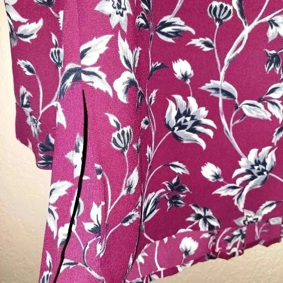 J. Jill Tunic Top Womens XS Burgundy Black Gray Floral Button Up Pleated Back - Picture 3 of 7